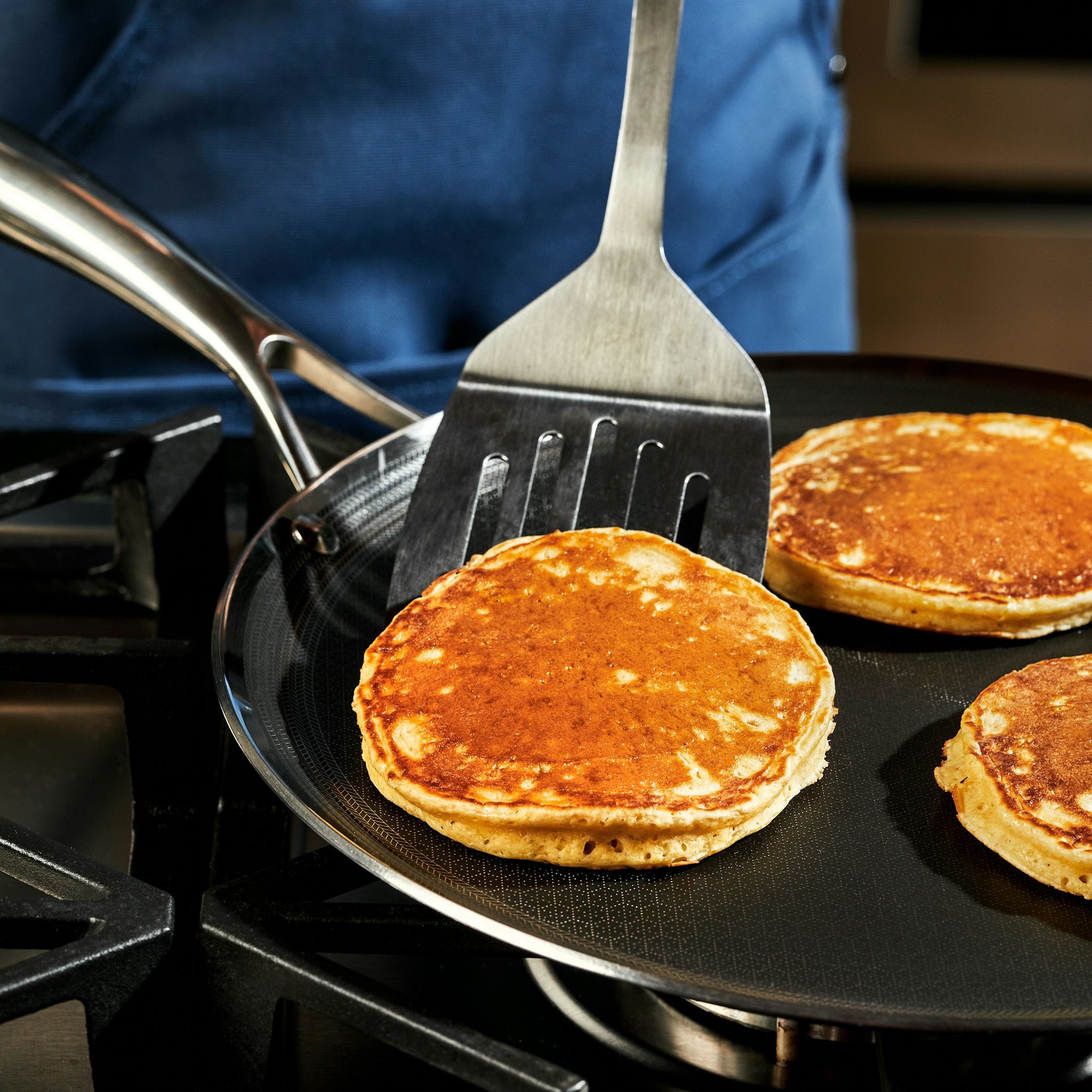 Hybrid Griddle Pan, 12" - Image 4